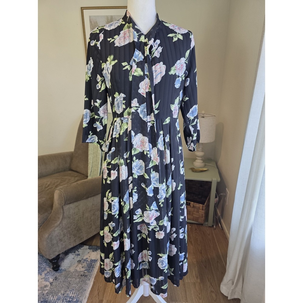 Dainty Jewells Dress Size M Black Floral Midi 3/4 Sleeve Modest Pleated Bow Neck